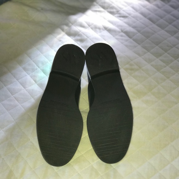 Stuart Weitzman Women's  Loafer! - Picture 7 of 7